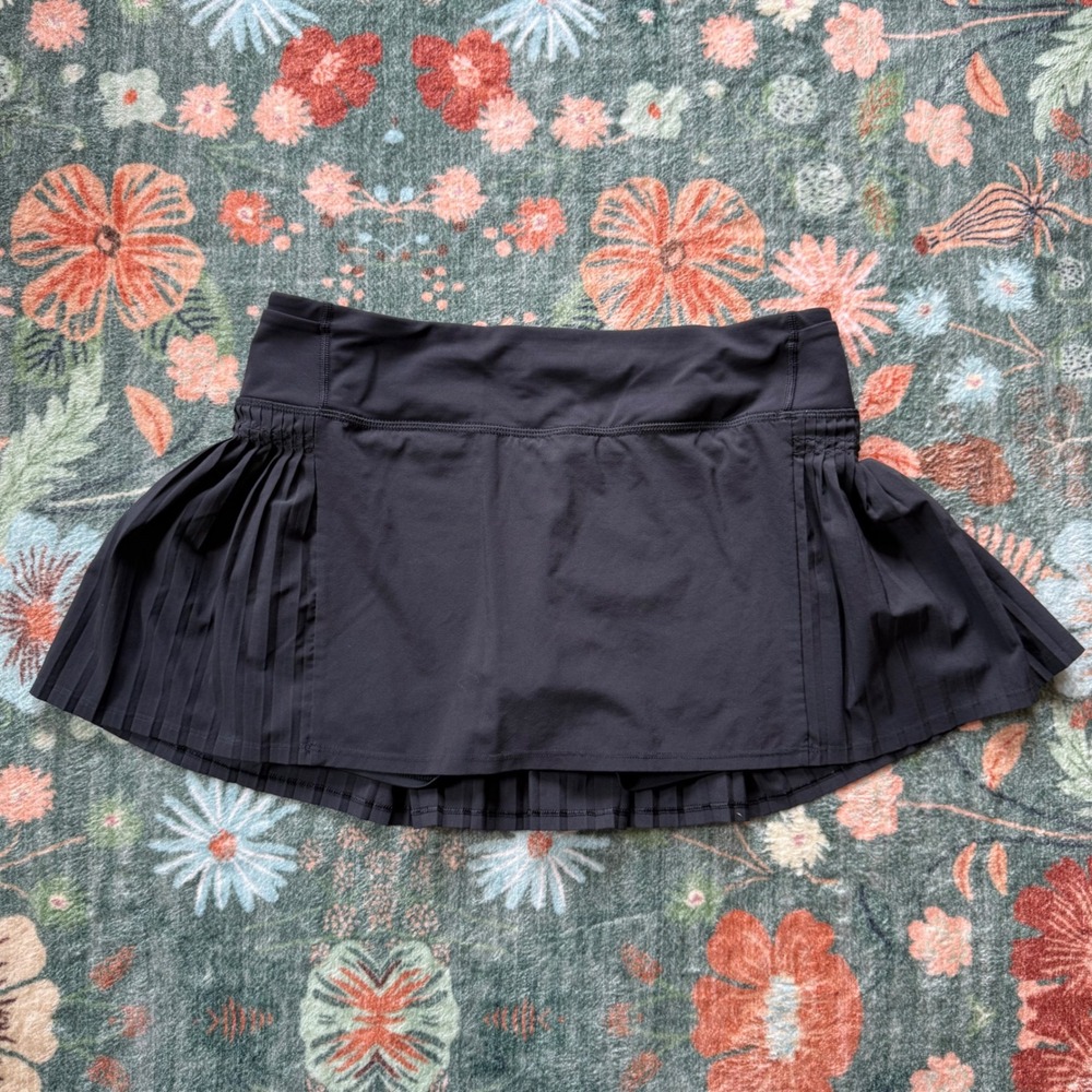 Lululemon Pace Setter Skirt Black Pleated Running Tennis Skort Size 6